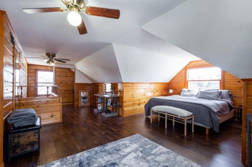 1302 Tripoli Ave, Milwaukee WI 53207-4030 exterior