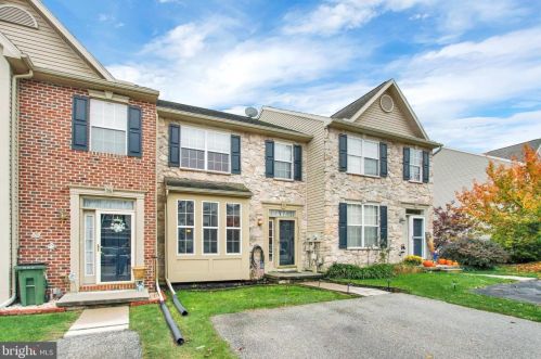 73 Sara Ln, Hanover, PA 17331-8672