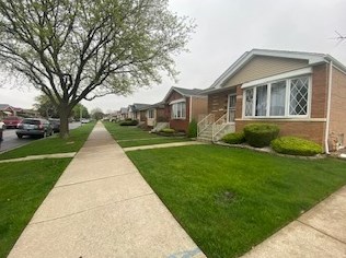 6659 64th St, Chicago IL  60638-4915 exterior