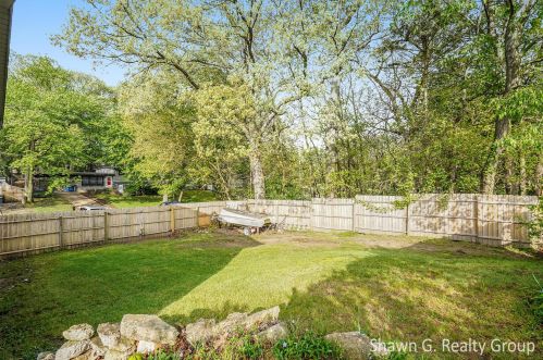 2209 Holliday Dr, Wyoming MI exterior