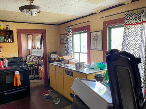 118 Ruddiman Dr, Meskegon MI 49445-3031 exterior