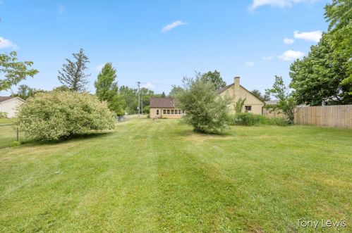 4032 Leonard St, Grand Rapids MI 49503-1130 exterior