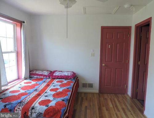 1053 Sterling Pl, Lancaster PA  17603-8839 exterior