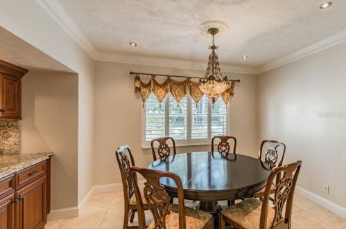 456 Davis Blvd, Tampa FL 33606-3818 exterior