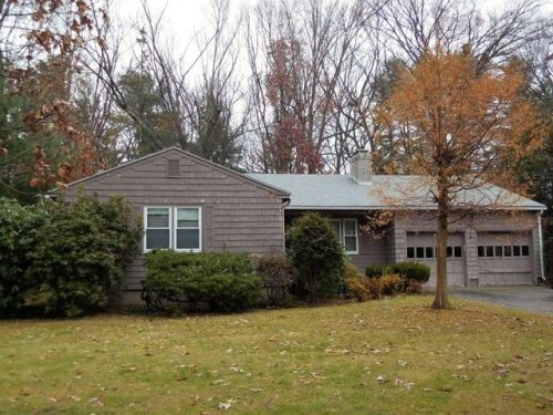 33 Tedford Dr, Springfield, MA 01106-3313