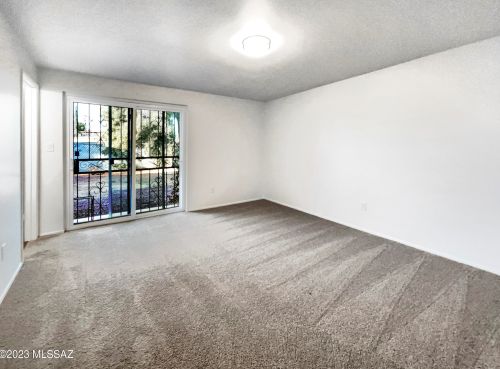 1822 Camino Seco, Tucson AZ  85710-7241 exterior