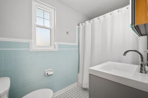 319 Questend Ave, Pittsburgh PA 15228-2461 exterior