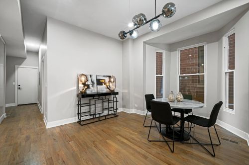 1933 Ohio St, Chicago IL 60624-1047 exterior