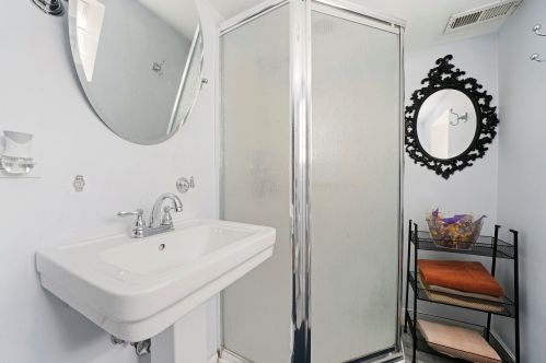 11154 Whipple St, Chicago IL 60655-2328 exterior