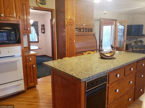 4545 Spruce Way, Maple Plain MN 55359-9837 exterior