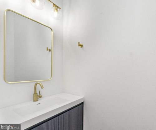 4473 Fleming St, Philadelphia PA 19128-4808 exterior