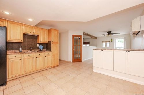 179 Cross St, Bronx NY 10464-1225 exterior