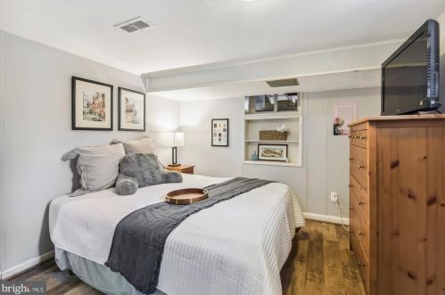 1612 Oakcrest Dr, Alexandria VA 22302-2337 exterior