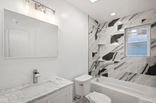 42 Wayne St, Edison NJ  08817-5322 exterior