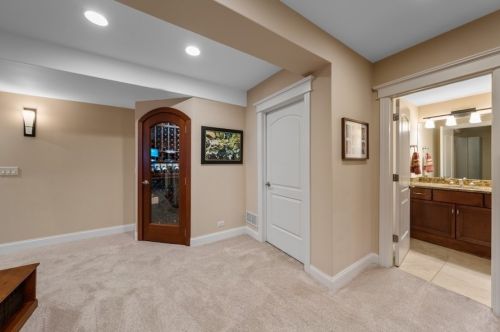 853 Linden Ave, Elmhurst IL 60126-5312 exterior