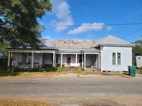 463 Main Ave, Defuniak Springs, FL 32435-2827