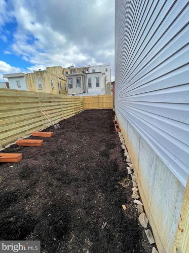 1904 2nd St, Philadelphia PA 19122-1939 exterior