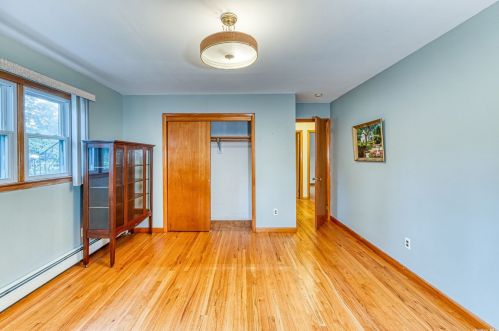 317 Plymouth St, Huntington Station NY 11746-7018 exterior