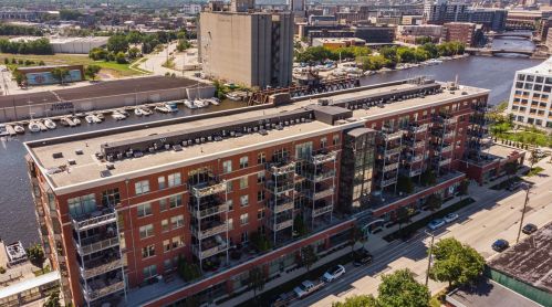 601 Erie St, Milwaukee WI 53202-6200 exterior