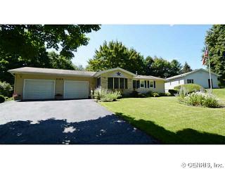 1192 Farnsworth Rd, Rochester, NY 14623-5332