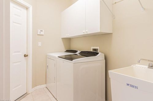 2037 Crestview Way, Naples FL 34119-3306 exterior