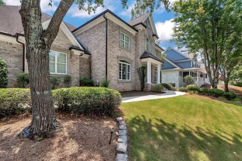 2132 Innsfail Dr, Lithonia GA  30078-2059 exterior