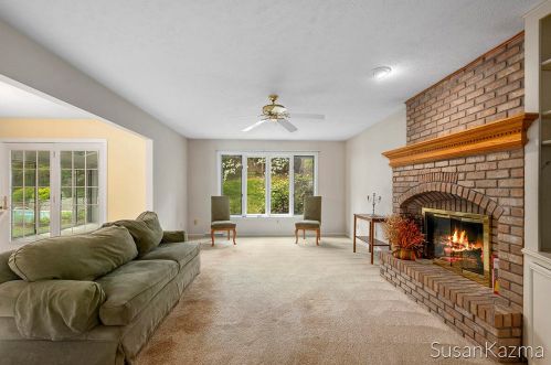 5025 Sunvale Ct, Wyoming, MI