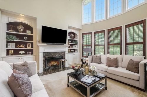 5239 Barrington Trce Dr, Atlanta GA 30331-9110 exterior