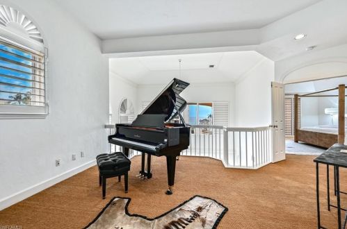 30 Casa Mar Ln, Naples FL 34103-3685 exterior