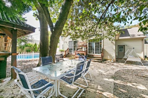 19 Glenwood Dr, Berkeley Township NJ 08721 exterior