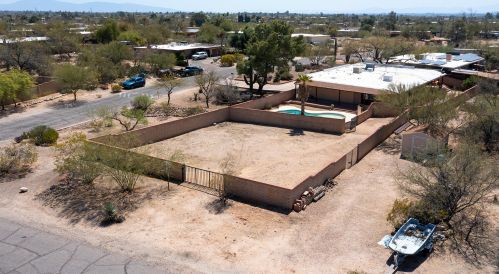 7437 Casablanca Dr, Tucson AZ 85704-1315 exterior