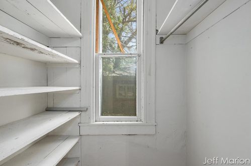 56 Un Ave, Grand Rapids MI 49503-4451 exterior