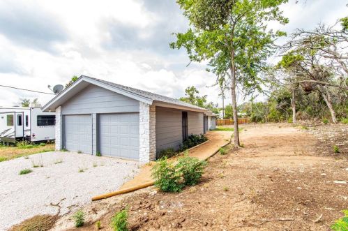 9600 Claxton Dr, Austin TX 78736-2901 exterior