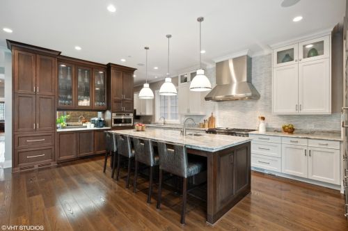 2900 Hermitage Ave, Chicago IL 60609-2733 exterior