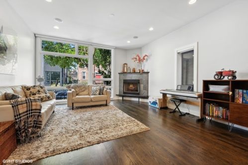 1735 Hermitage Ave, Chicago, IL 60622-1411