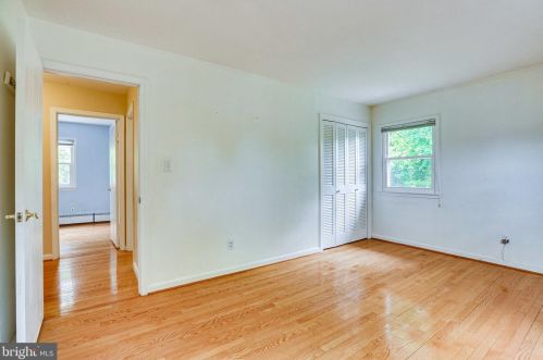 4301 Laurel Rd, Alexandria VA 22309-2520 exterior