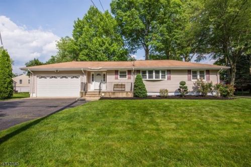 182 Everett Rd, Parsippany, NJ 07054-2563