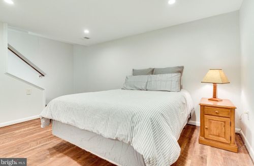 6002 Kings Hwy, Alexandria VA 22303-2219 exterior