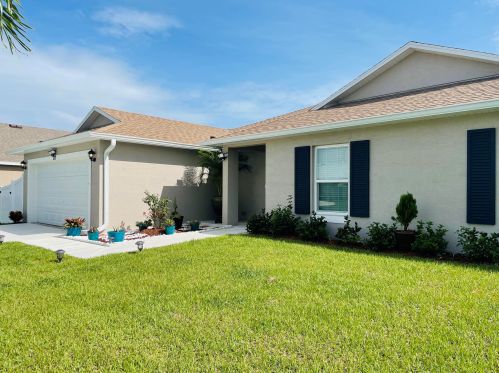 112 Ridgecrest Dr, Fort Pierce FL  34953-5449 exterior