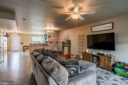 115 Penn St, Pottstown PA 19464-5518 exterior