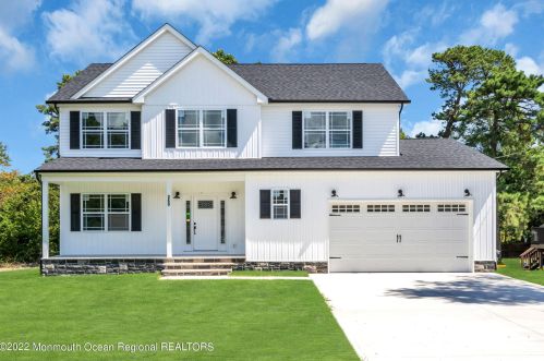 369 Hayes Ave, Berkeley Township, NJ 08721-2956