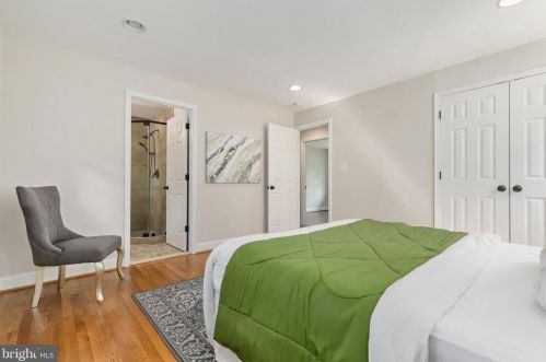 6527 Divine St, Mc Lean VA 22101-4623 exterior