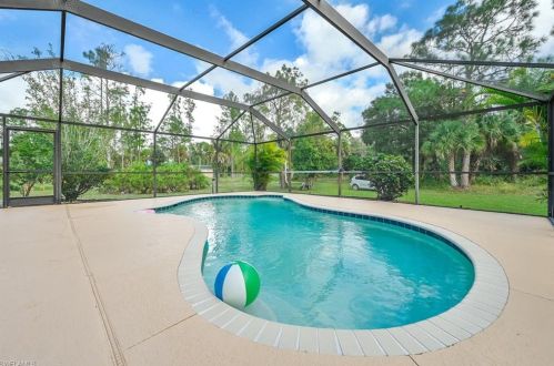 580 16 St, Naples FL 34117-9420 exterior