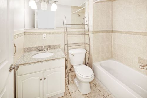 3607 Park Ave, Union City NJ  07087-6031 exterior