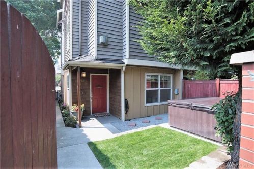 7807 12th Ave, Seattle WA  98115-4320 exterior