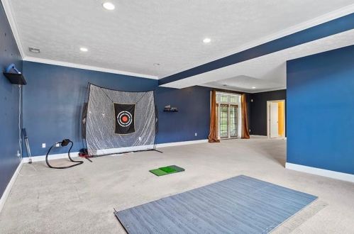 700 Highpointe Cir, Pittsburgh PA 15220-1854 exterior