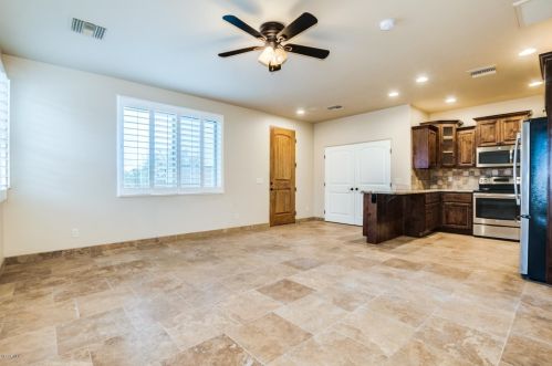 43928 20th St, Phoenix AZ 85006-2323 exterior