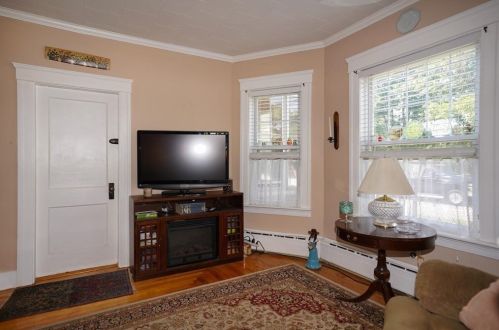 121 Hope Ave, Worcester MA 01603-2237 exterior