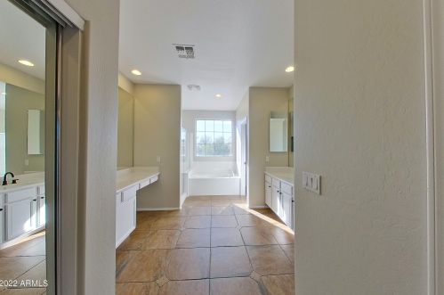 2602 Cavalry Dr, Phoenix AZ 85086-6616 exterior