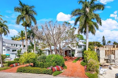 263 10 Ave, Naples FL 34120-4980 exterior